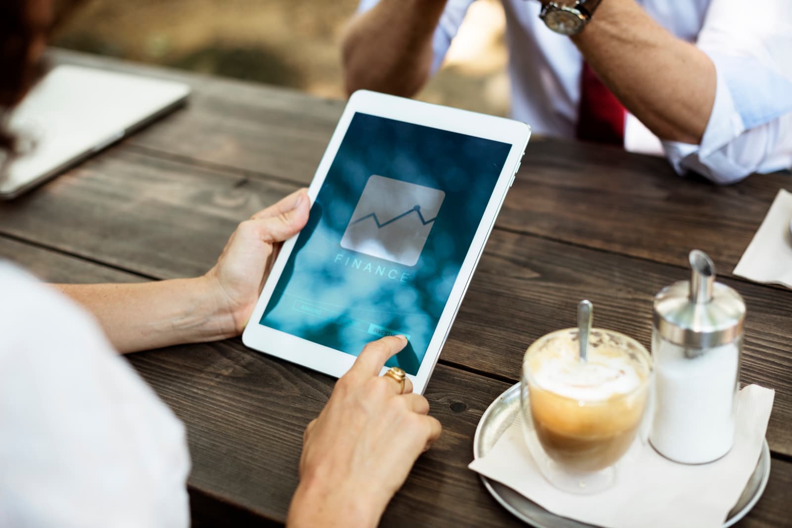 CX analytics dashboard with customer experience performance insights